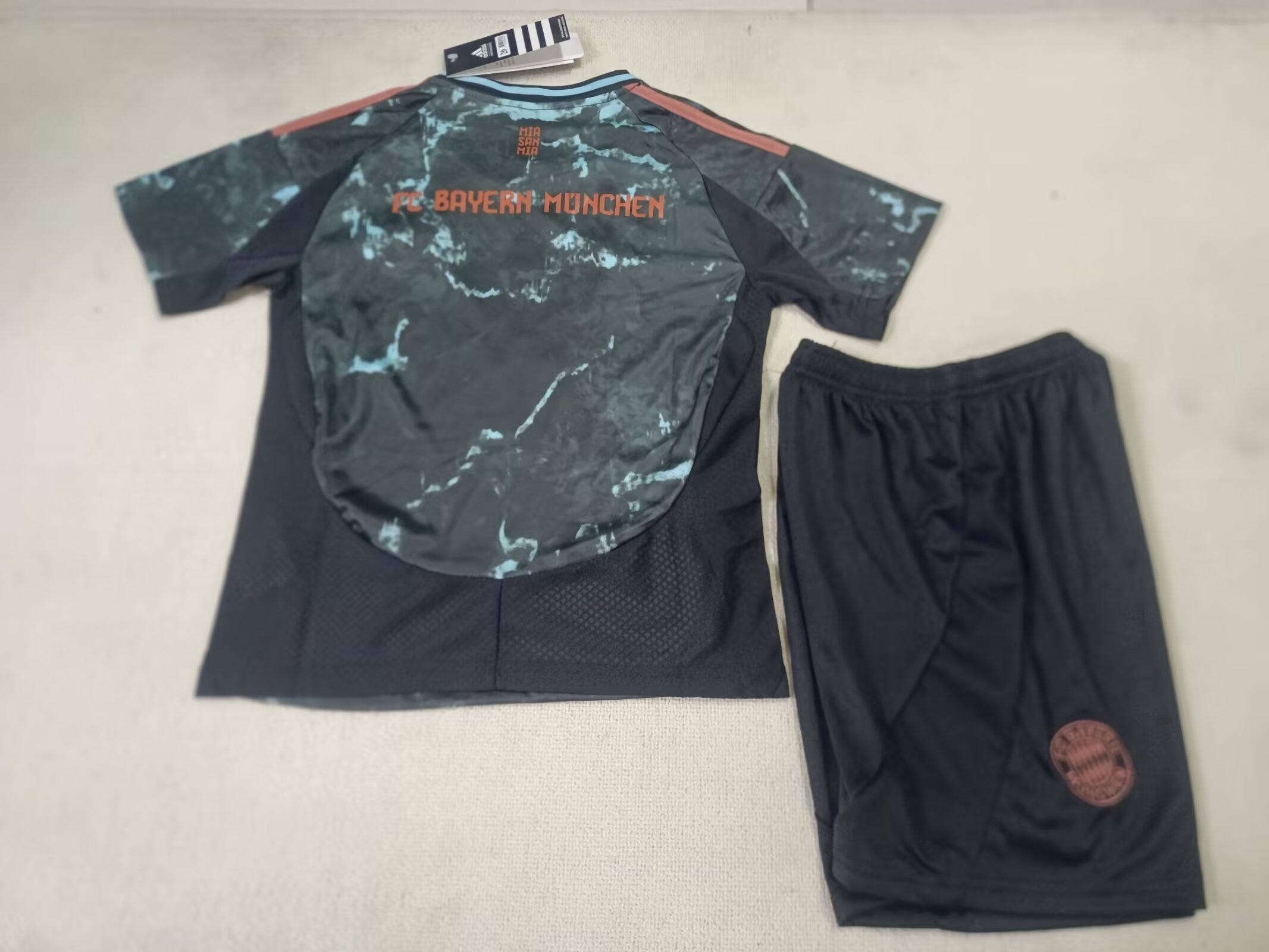 24/25 Bayern Munich Away Kids Kit Football Jersey Thai Quality