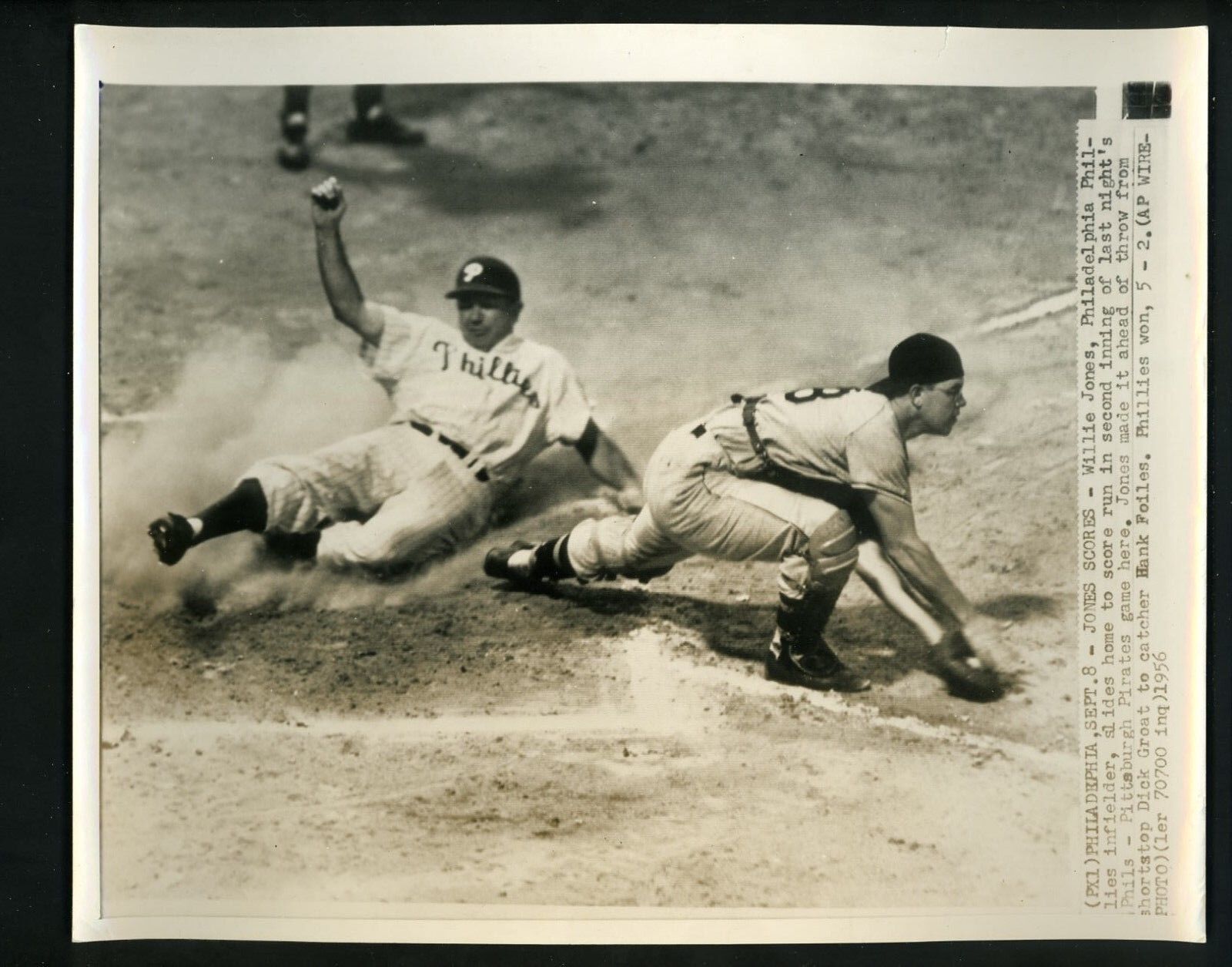 Willie Jones & Hank Foiles 1956 Press Photo Poster painting Philadelphia Phillies Pirates