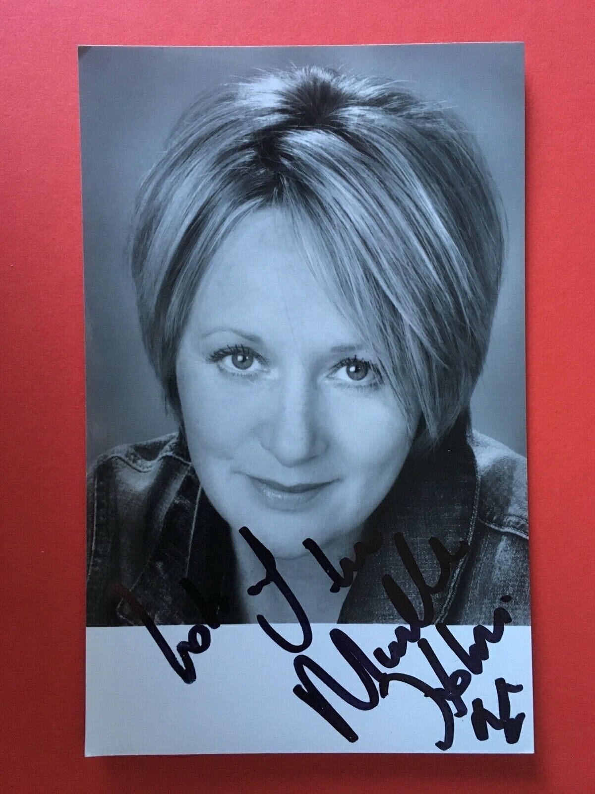 MICHELLE HOLMES - POPULAR BRITISH ACTRESS - EXCELLENT SIGNED Photo Poster paintingGRAPH