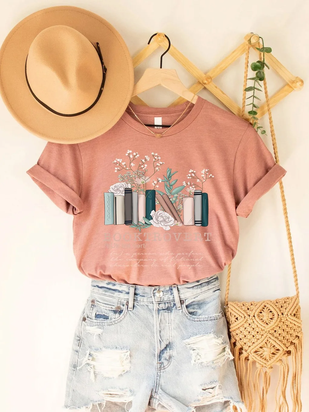 Girl Booktrovert Book Lovers T-shirt