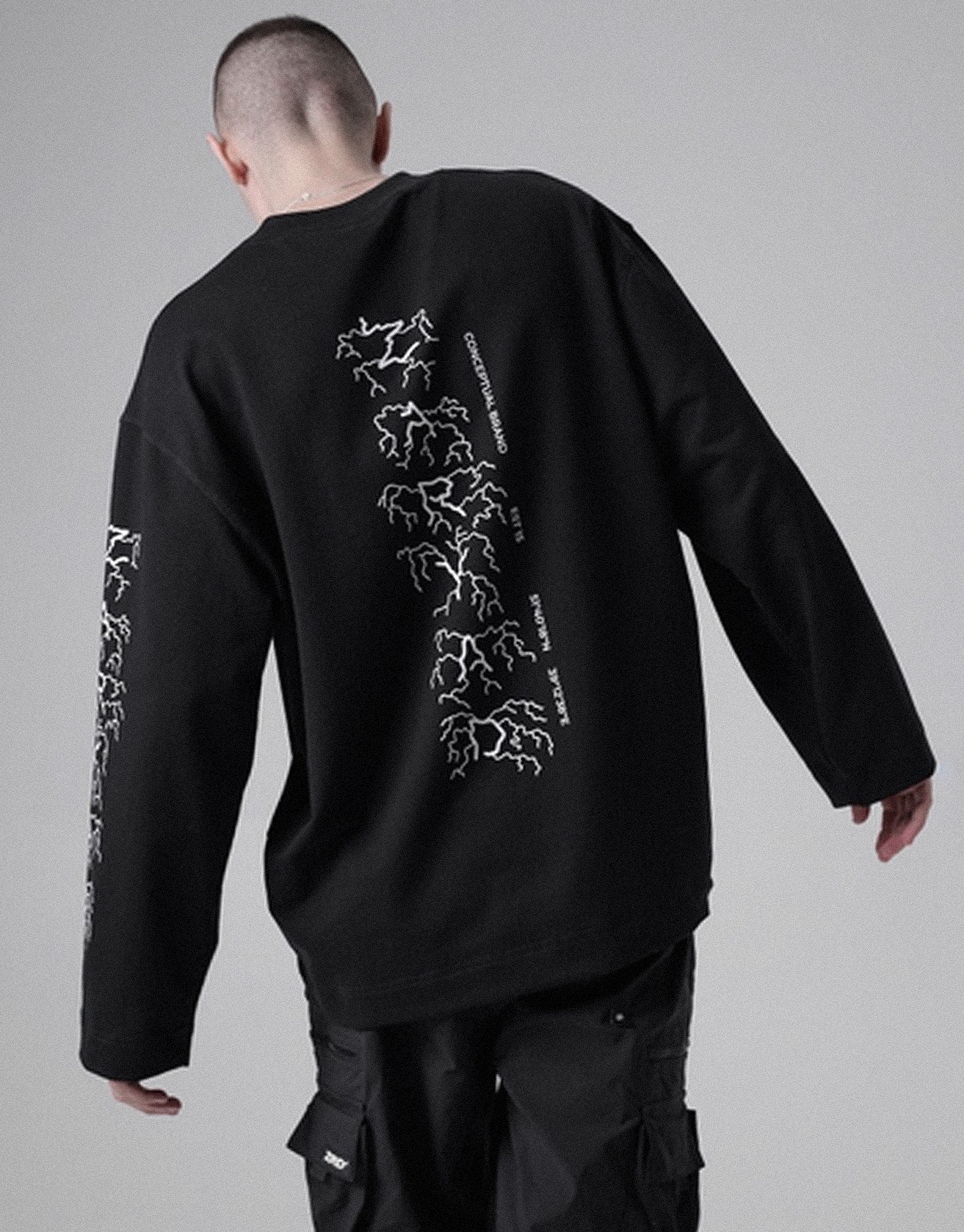 Thorn Coil Dark Pullover Crew Neck Sweatshirt / TECHWEAR CLUB / Techwear