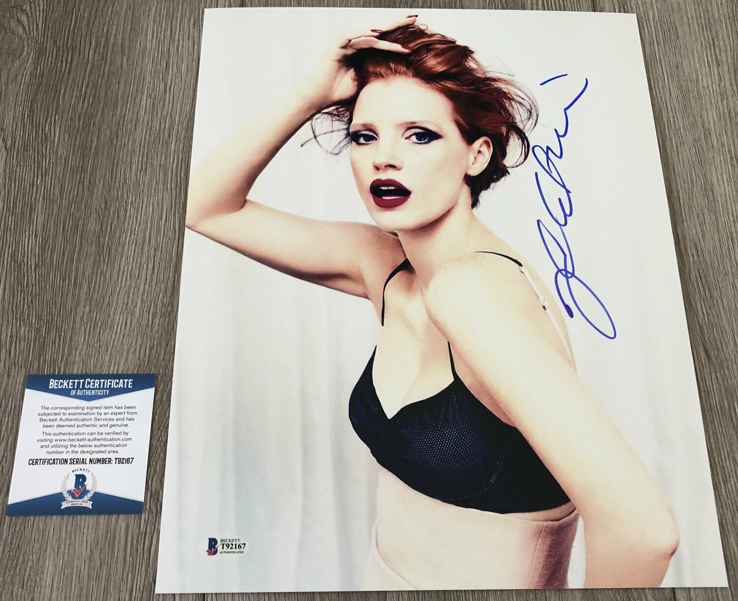 JESSICA CHASTAIN SIGNED MOLLY'S GAME 11x14 Photo Poster painting w/PROOF & BECKETT BAS COA