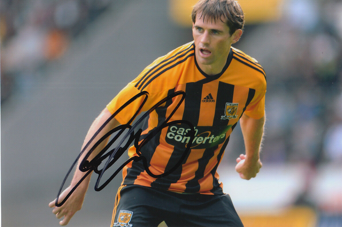 HULL CITY HAND SIGNED KEVIN KILBANE 6X4 Photo Poster painting 1.