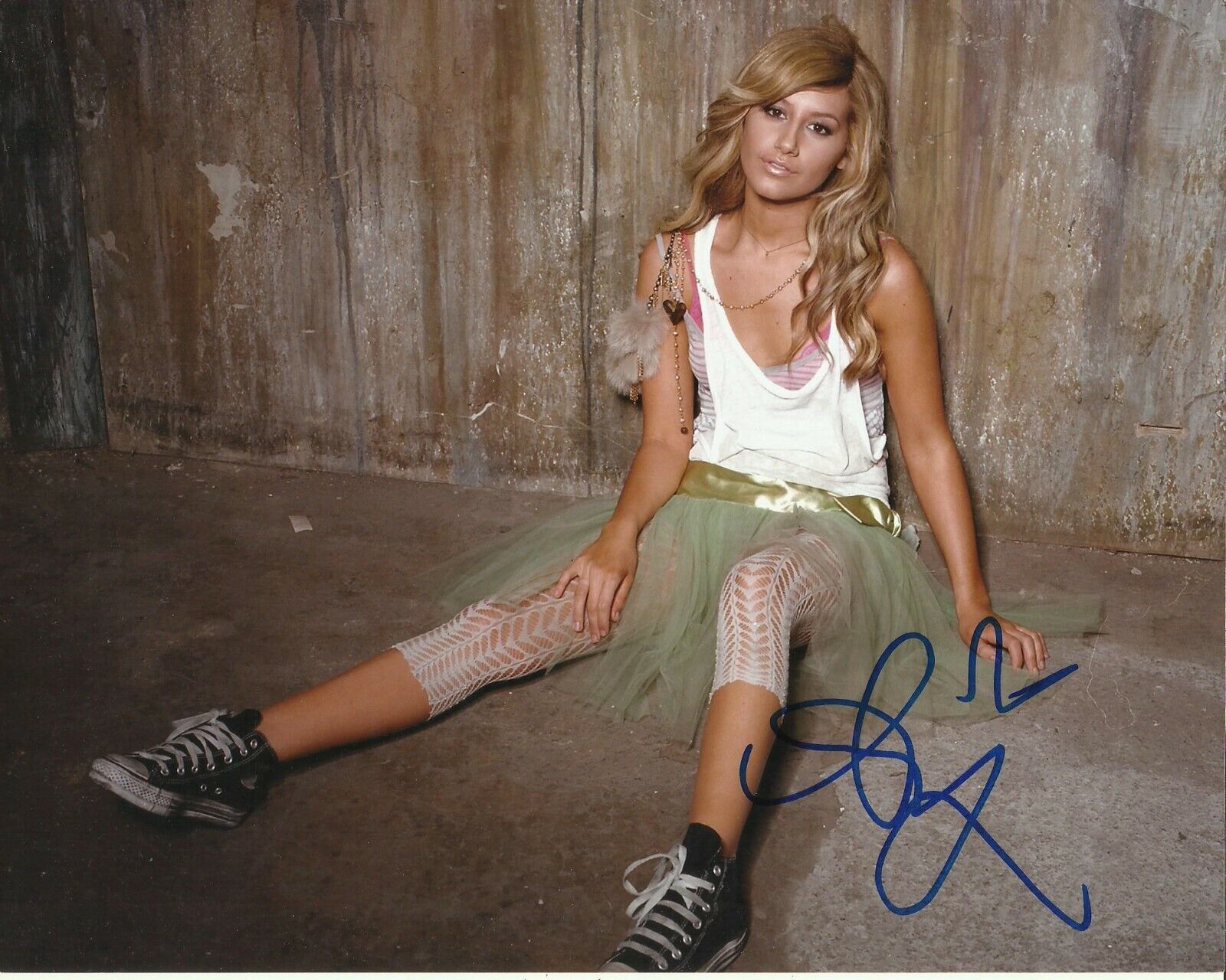 ASHLEY TISDALE SIGNED SEXY Photo Poster painting UACC REG 242