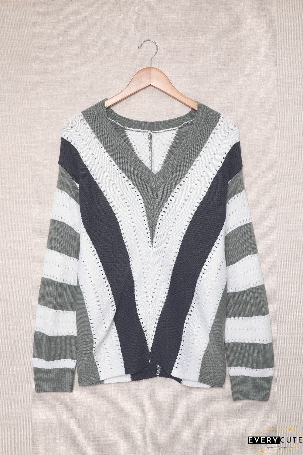 V-Neck Long Sleeve T-Shirt with Color Blocking