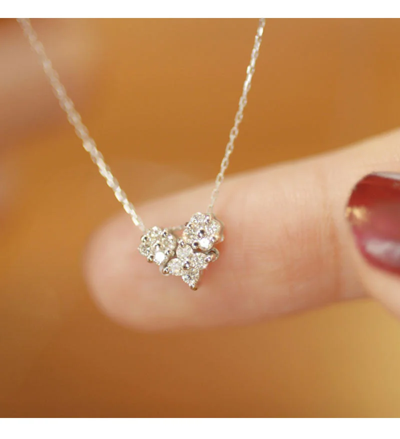 Clover Turns to heart 2 ways wear Necklace