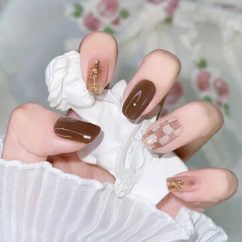 24Pcs Coffee Color With Grids Heart Designs False Nail Full Cover Fake Nails with Glue Detachable Wearable Manicure Nail Tips-Nail Inspo