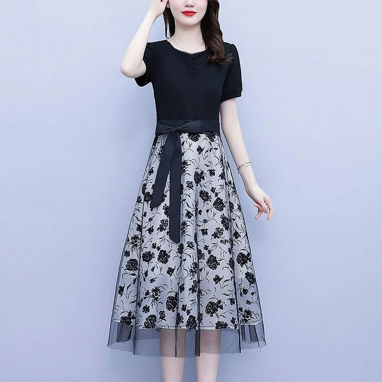 Robe noire en maille patchwork à manches courtes pour femme