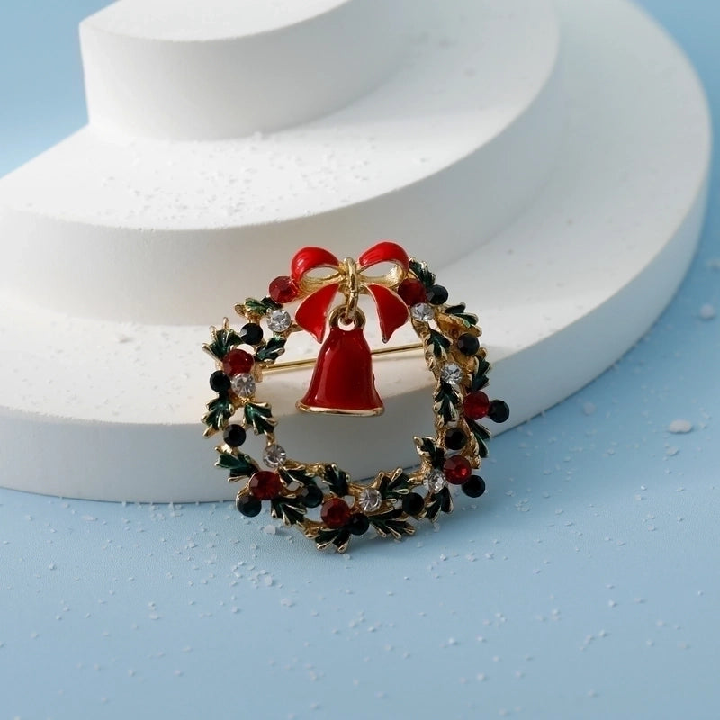 Minimalist Letter Wreath Alloy Inlay Rhinestones Women’s Brooches