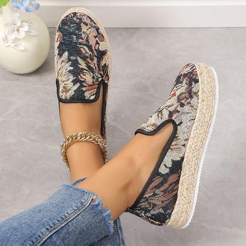 Summer Round Head Floral Ladies Casual Comfort Bohemian Slip on Lazy Shoes Female  Flat Slip on Canvas Straw Espadrilles