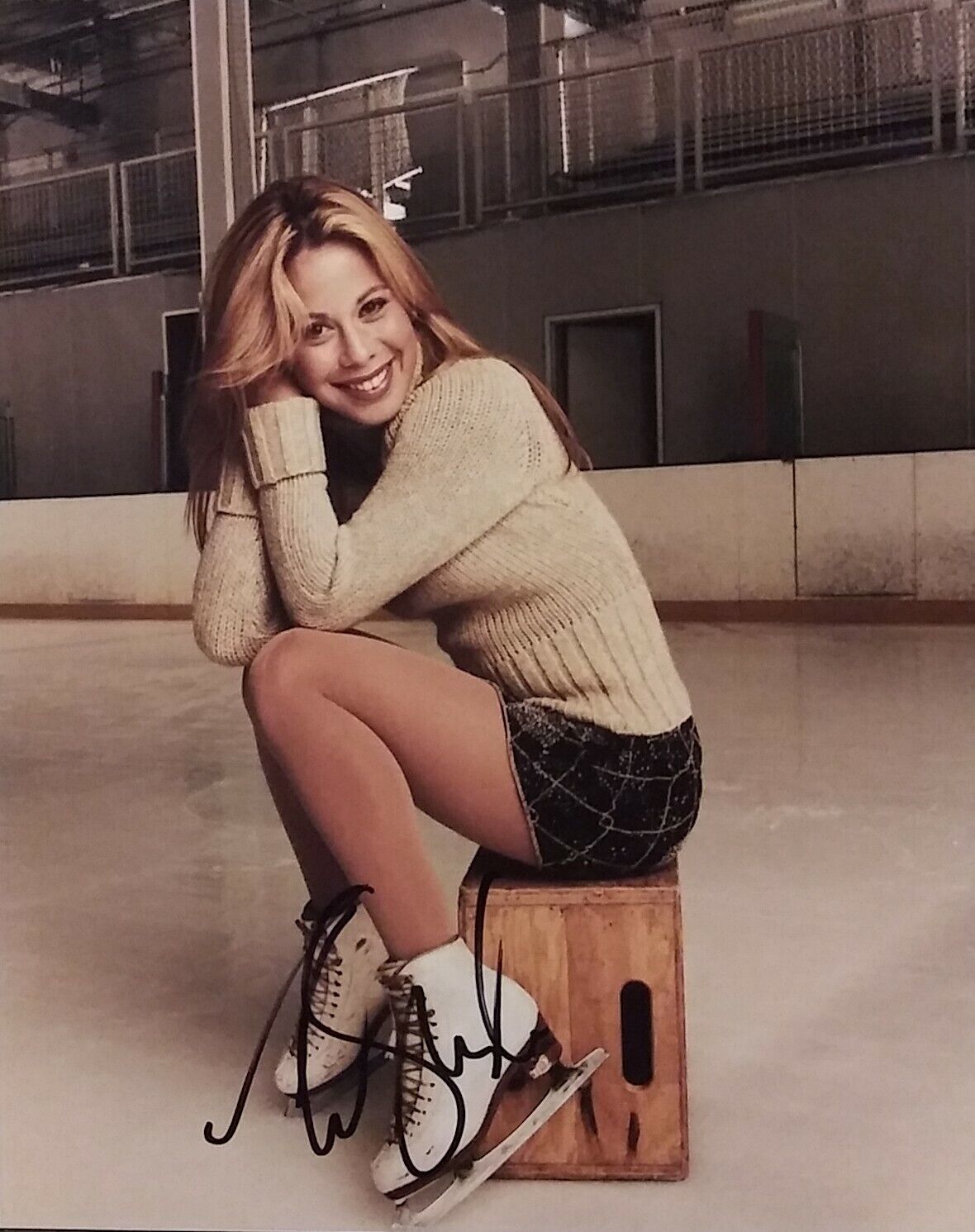 Tara Lipinski signed 8 x 10