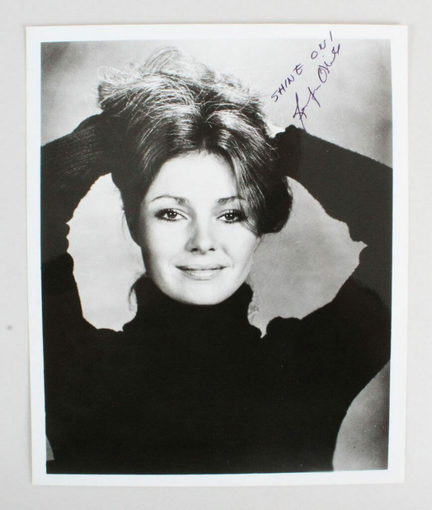 Jennifer O'Neill Signed Photo Poster painting 8x10 - COA JSA