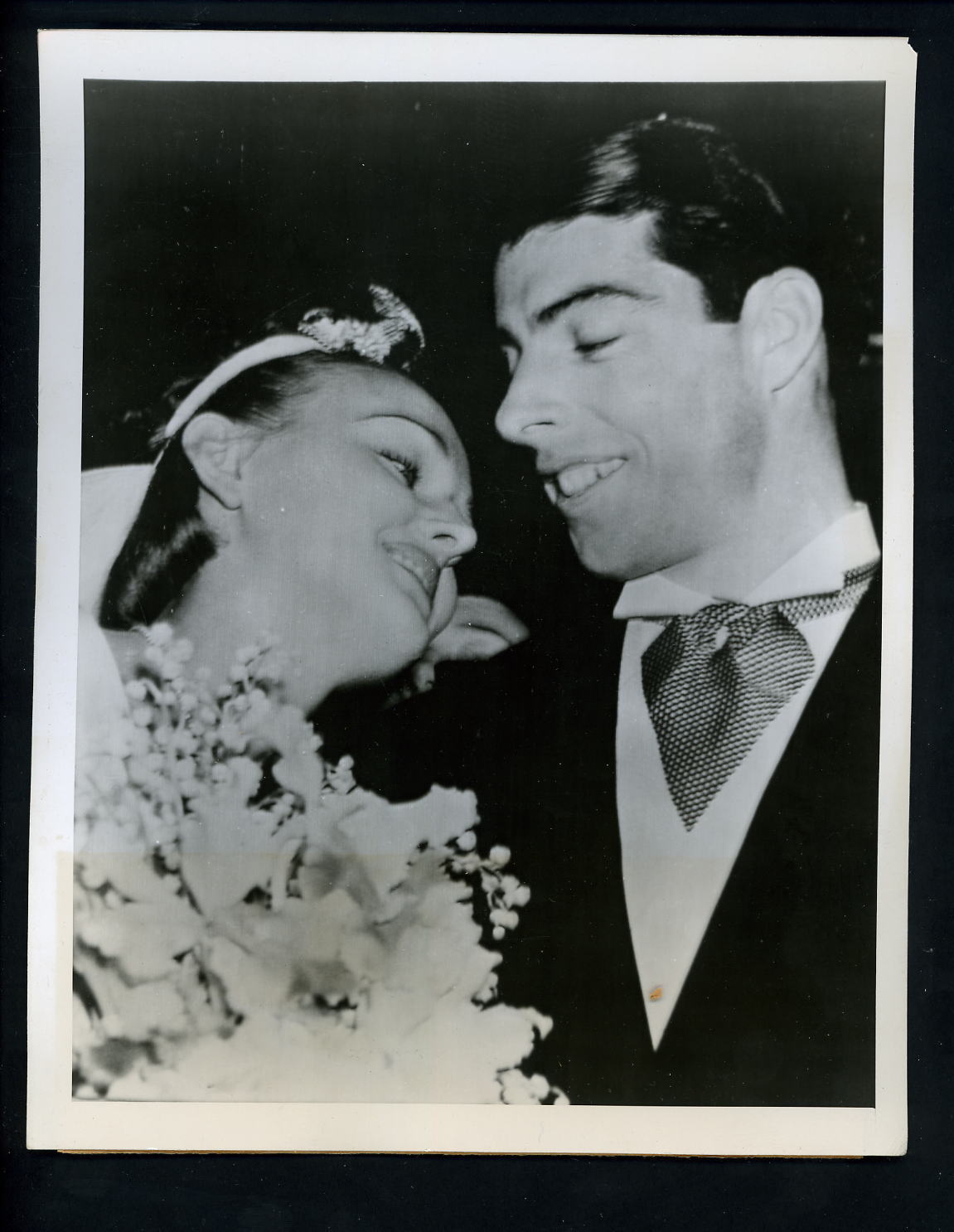 Joe DiMaggio marries Dorothy Arnold 1939 TYPE 1 Press Photo Poster painting New York Yankees