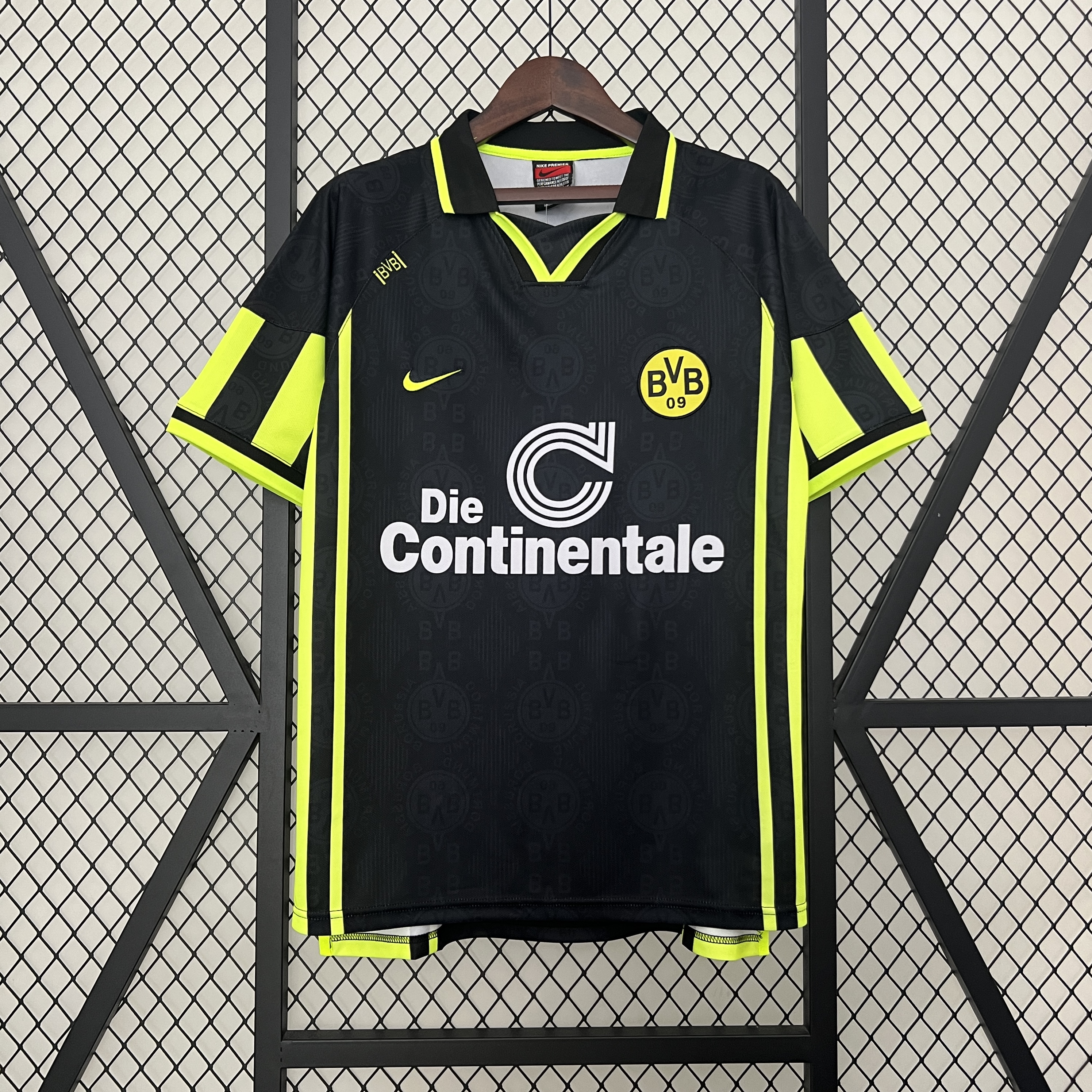 Retro Dortmund 1996-97 Away Jersey