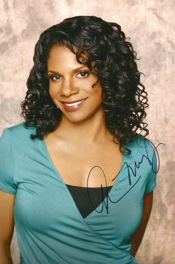 Audra McDonald ACTRESS and SINGER autograph, In-Person signed Photo Poster painting