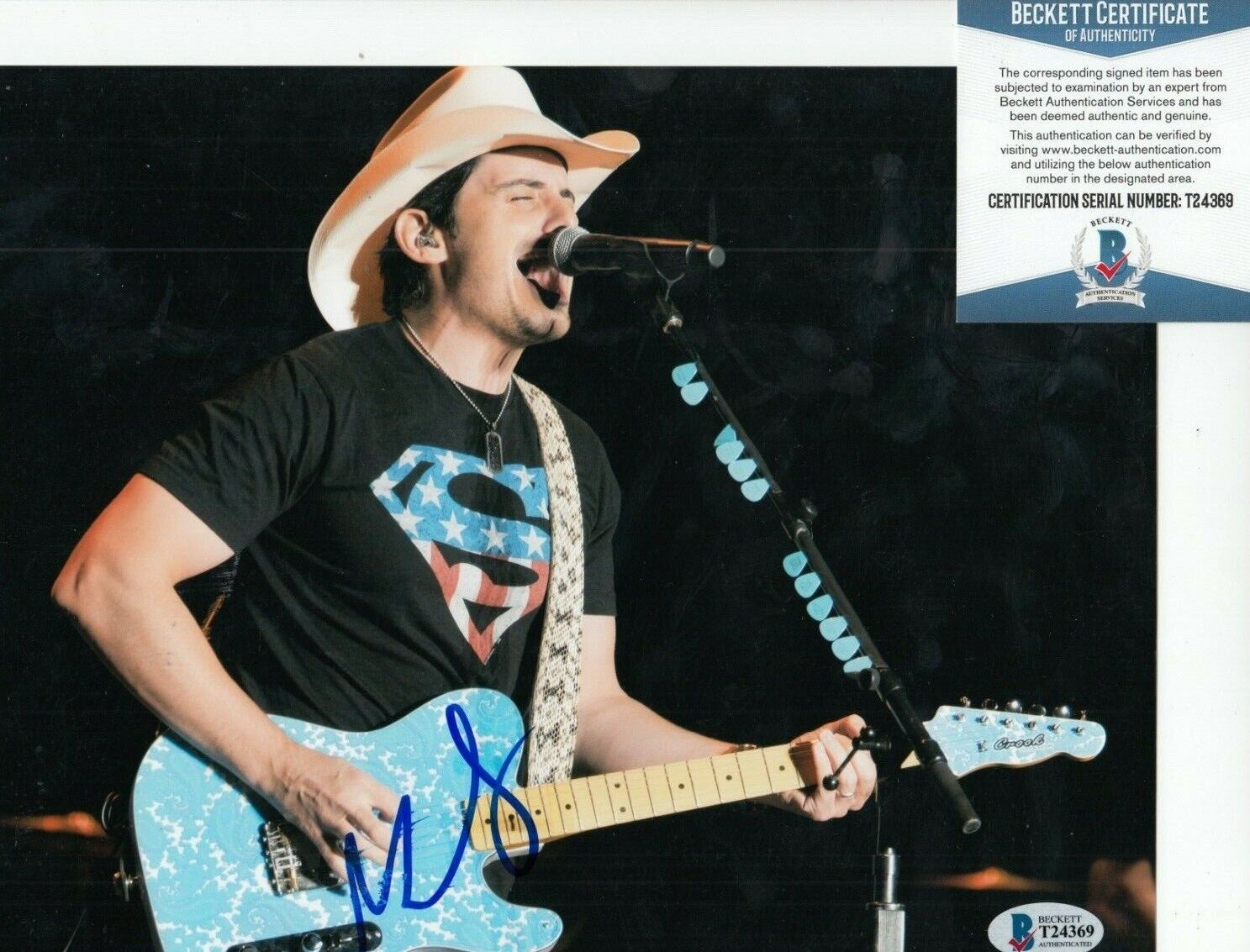 BRAD PAISLEY signed (COUNTRY MUSIC) *Love and War* 8X10 Photo Poster painting BAS BECKETT #2