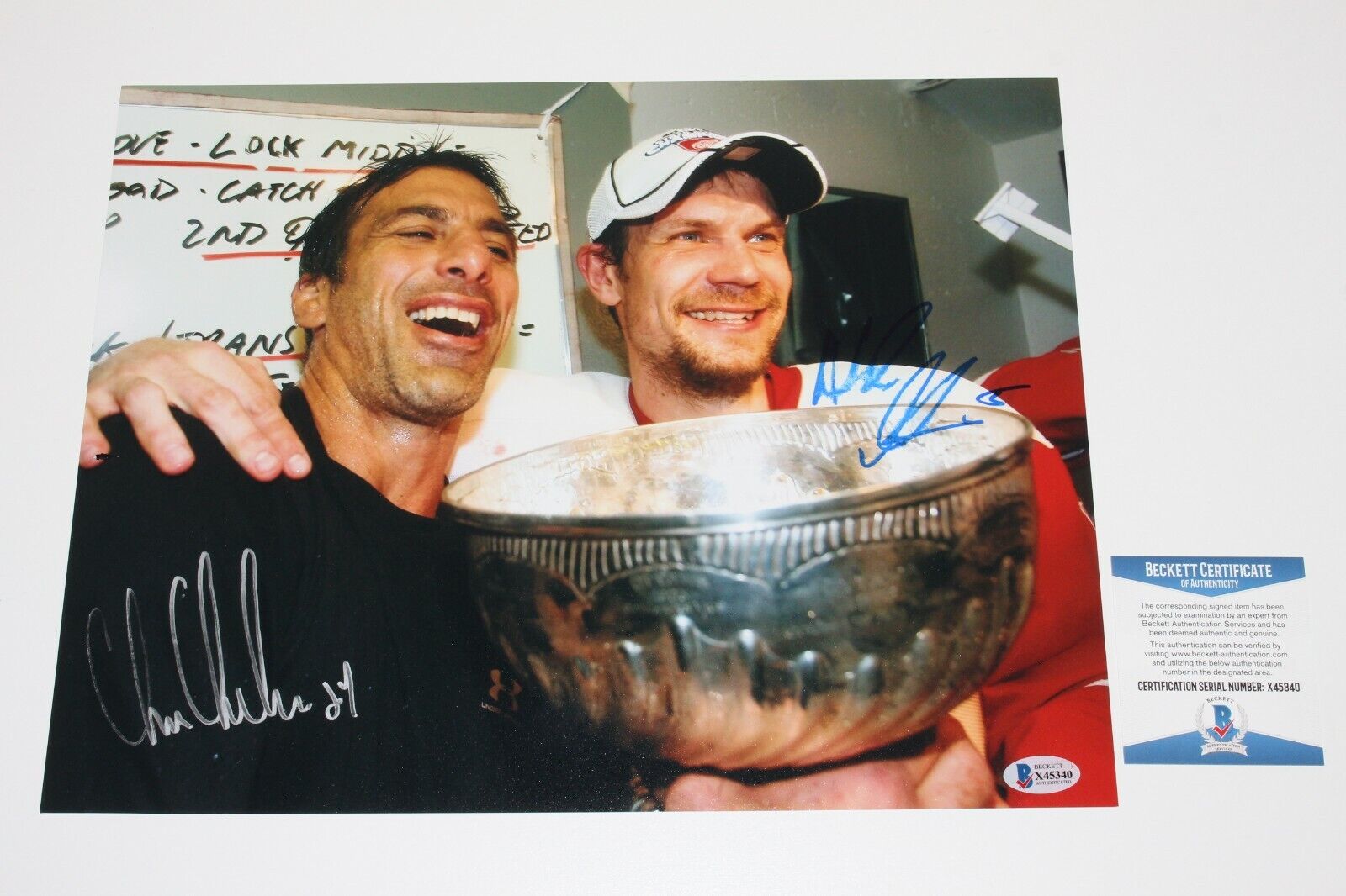 NICKLAS LIDSTROM CHRIS CHELIOS SIGNED DETROIT RED WINGS 11x14 Photo Poster painting BECKETT COA