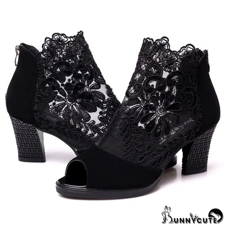 Women's Casual Solid Color Lace Round Toe Thick Heel Boots