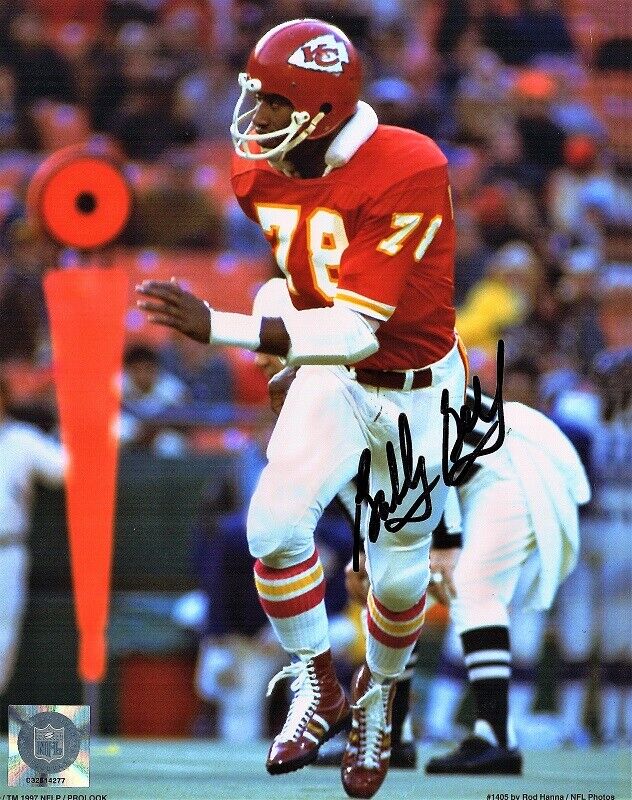 Bobby Bell Signed - Autographed Kansas City Chiefs 8x10 inch Photo Poster painting with HOF