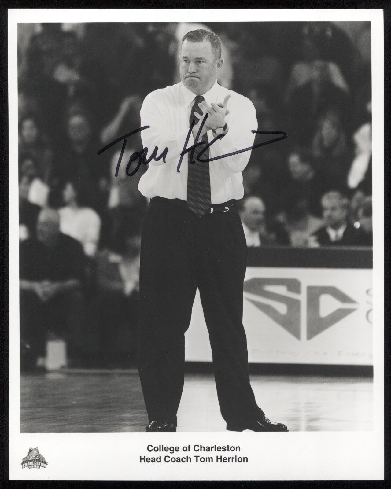 Tom Herrion Signed 8x10 Photo Poster painting College NCAA Basketball Coach Autographed