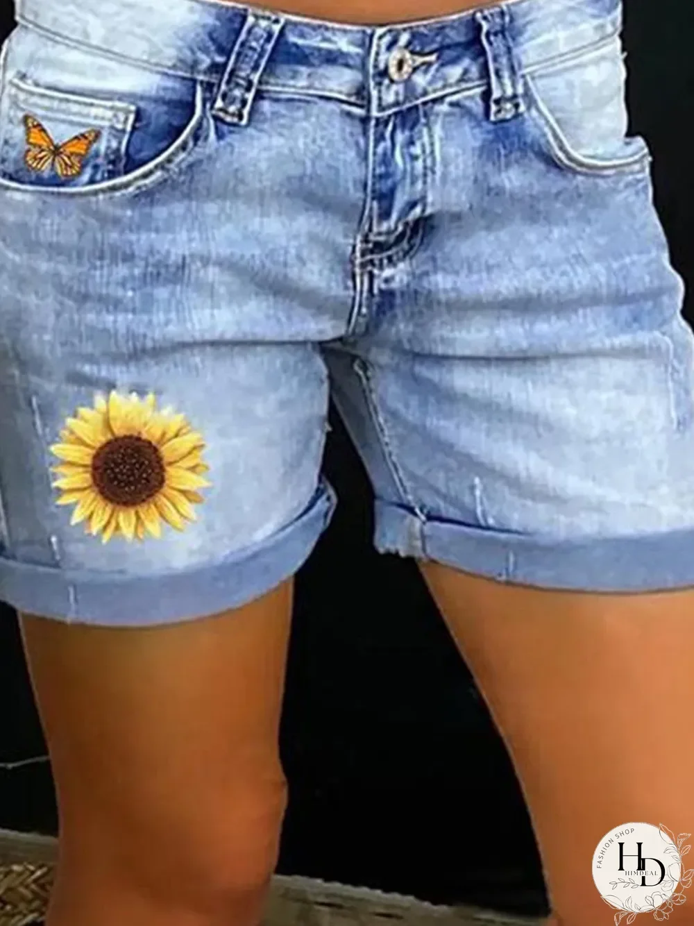 Daisy Print Mid Rise Distressed Denim Shorts P11196