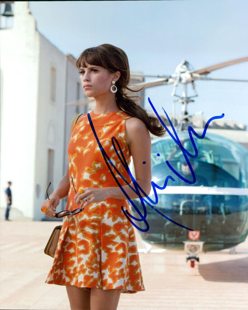 Alicia Vikander signed 8x10 Photo Poster painting