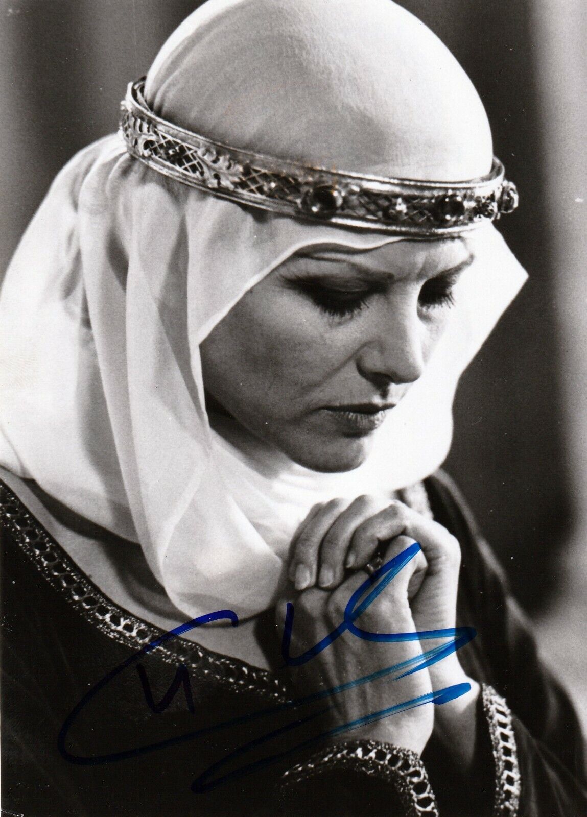 CLAUDIA CARDINALE b1938 signed Henry IV Matilda 5x7 pic