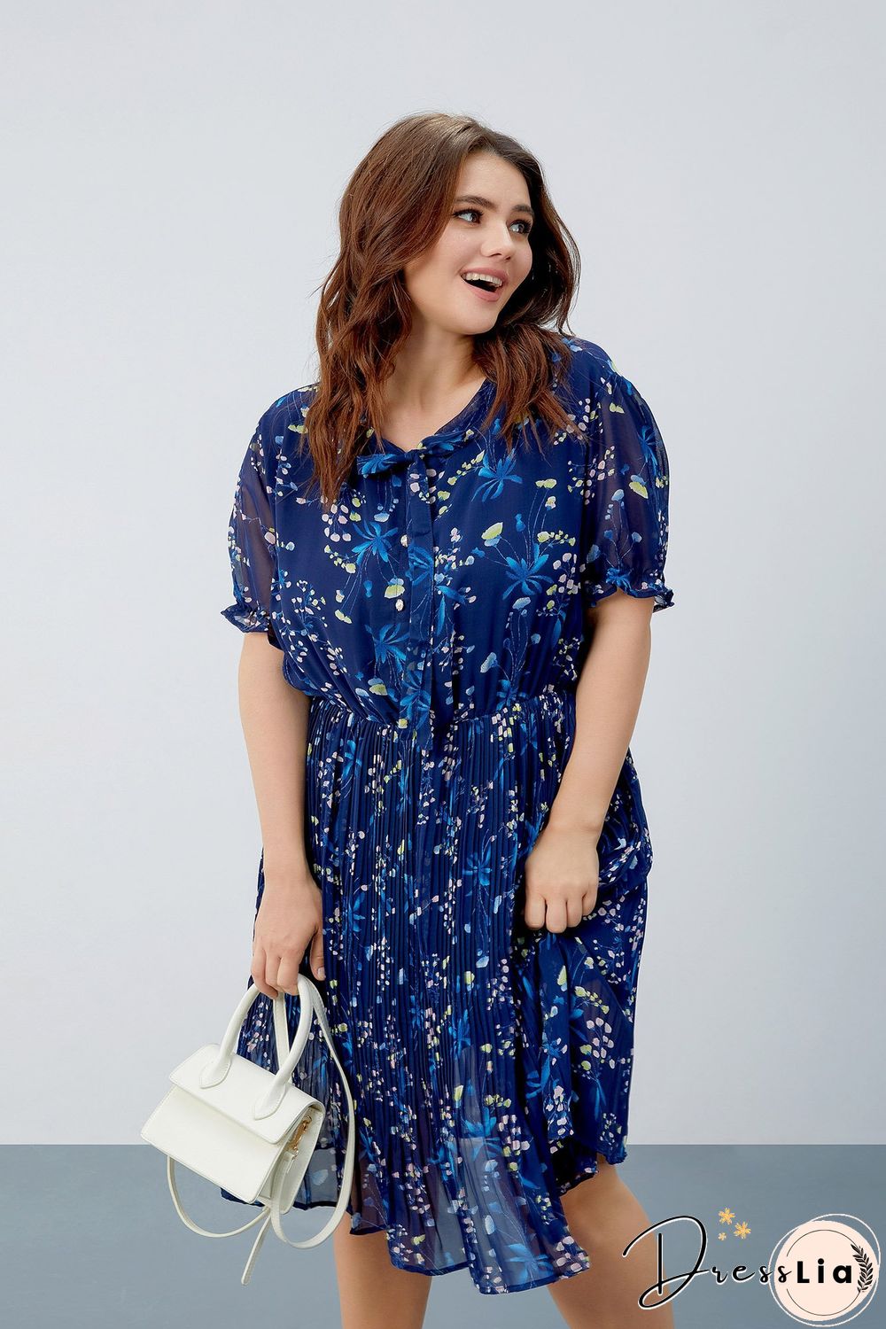 Navy Floral-print Tie-neck Pleated Dress P13531