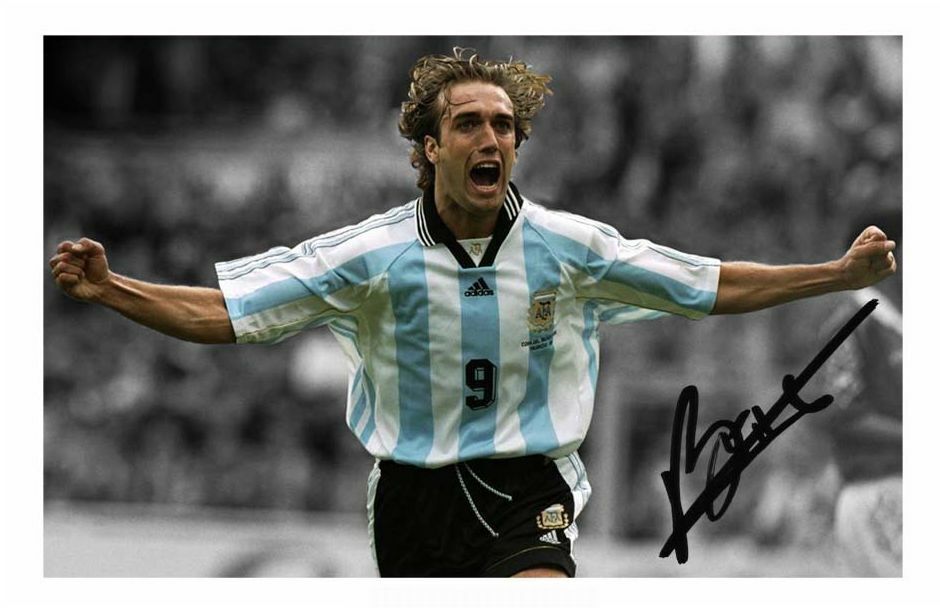 GABRIEL BATISTUTA - ARGENTINA AUTOGRAPH SIGNED Photo Poster painting POSTER