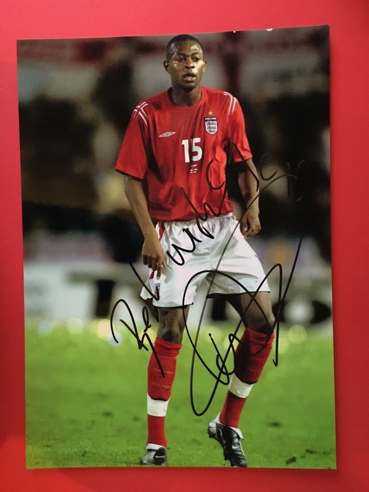 ANTHONY GARDNER - ENGLAND INTERNATIONAL FOOTBALLER - SIGNED COLOUR Photo Poster painting