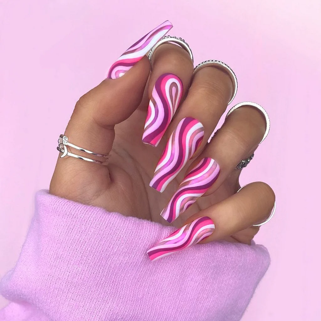 Senior Women’s Handbook to Press-On Nails: Confidence-Boosting Styles Made Simple