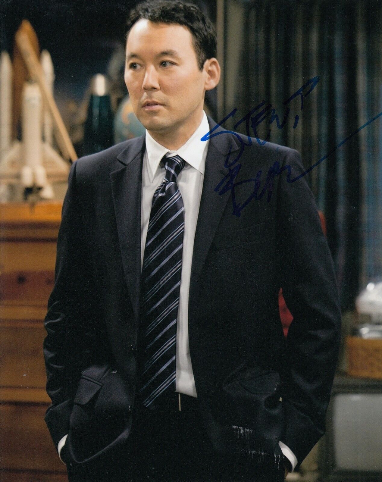 STEVE BYRNE signed (SULLIVAN & SON) TV SHOW 8x10 Photo Poster painting *Steve* W/COA #4