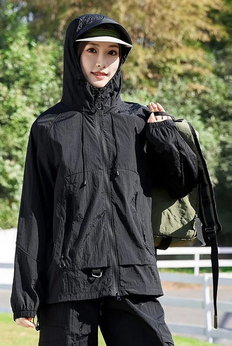 Women's Lightweight Jacket with Pockets for Active Wear