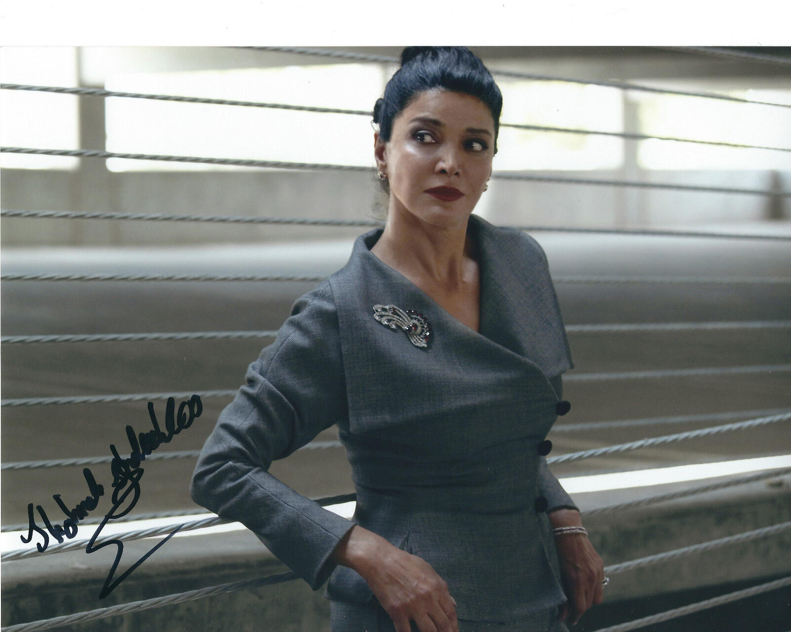 SHOHREH AGHDASHLOO 24 AUTOGRAPHED Photo Poster painting SIGNED 8X10 #4