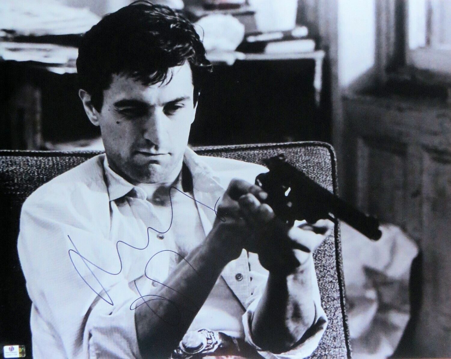 Robert De Niro Signed Autographed 16X20 Photo Poster painting Taxi Driver Checking Gun GV801706