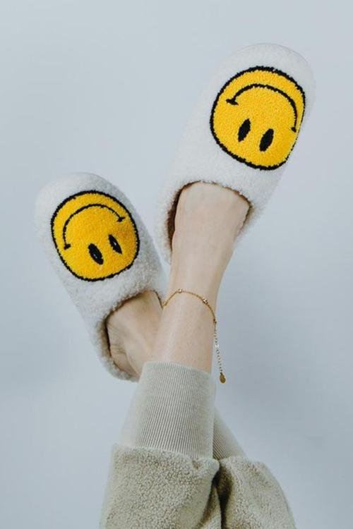 Smiley Fuzzy Slippers - Shop Trendy Women's Fashion | TeeYours