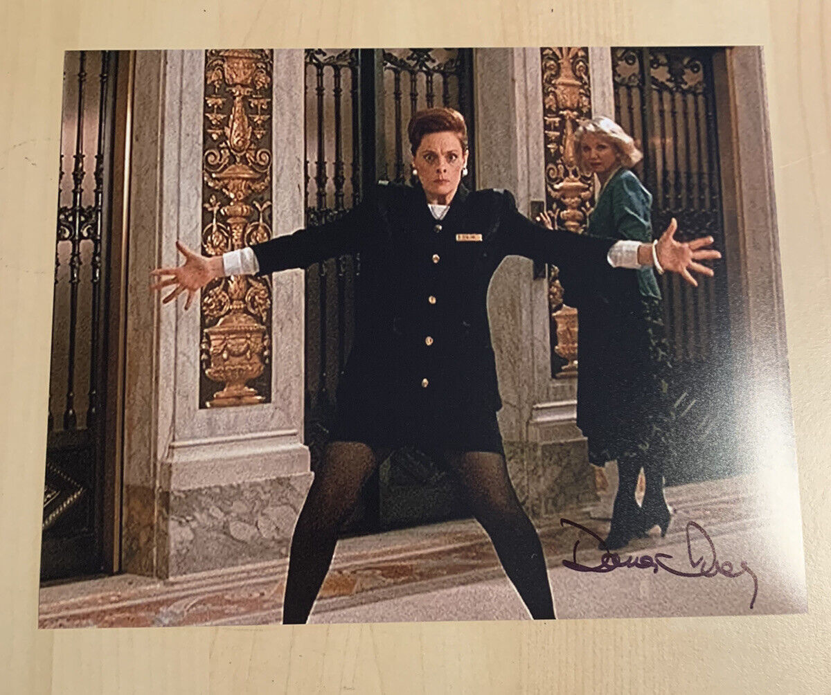 DANA IVEY HAND SIGNED 8x10 Photo Poster painting ACTRESS AUTOGRAPHED HOME ALONE 2 COA