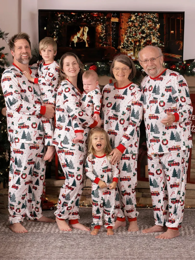 🎄PIJAMAS DE NAVIDAD FAMILIARES CON ESTAMPADO DE ÁRBOLES Y COCHES CONJUNTOS DE PIJAMAS DE MANGA LARGA BLANCOS