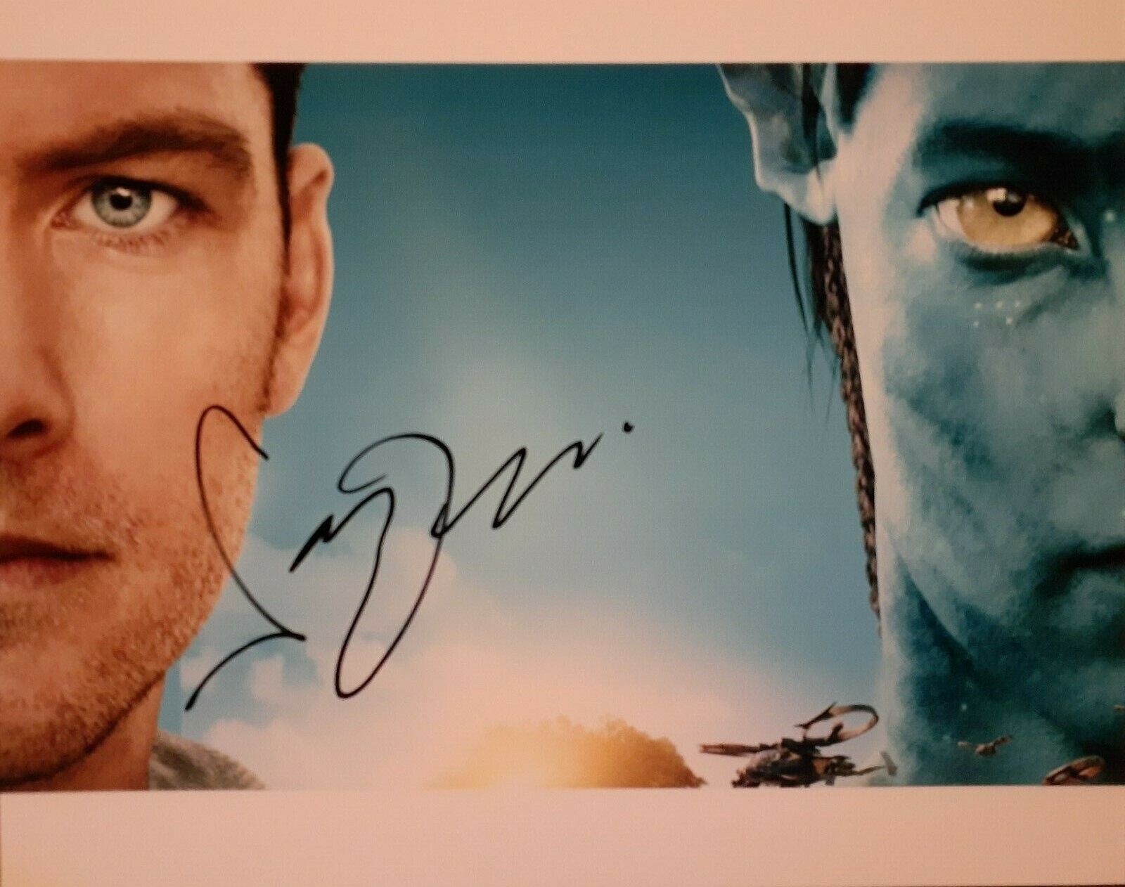 Sam Worthington signed 8x10