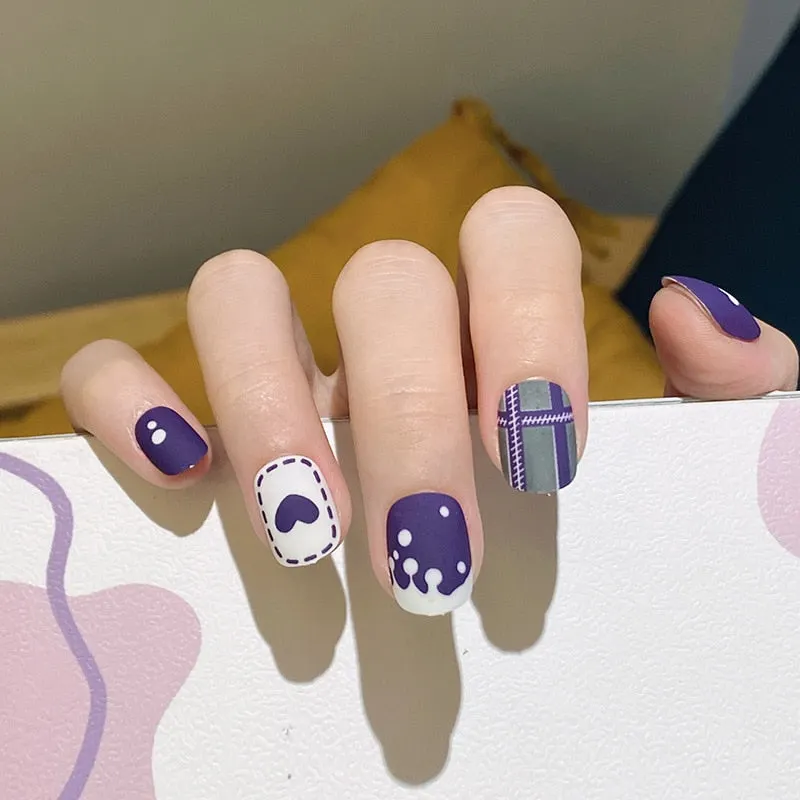 24PCS/box Fashionable Blue and Graffiti Pattern Wearable Fake Nails press on Short oval Head Lady Full Cover Finished Fingernail-Nail Inspo