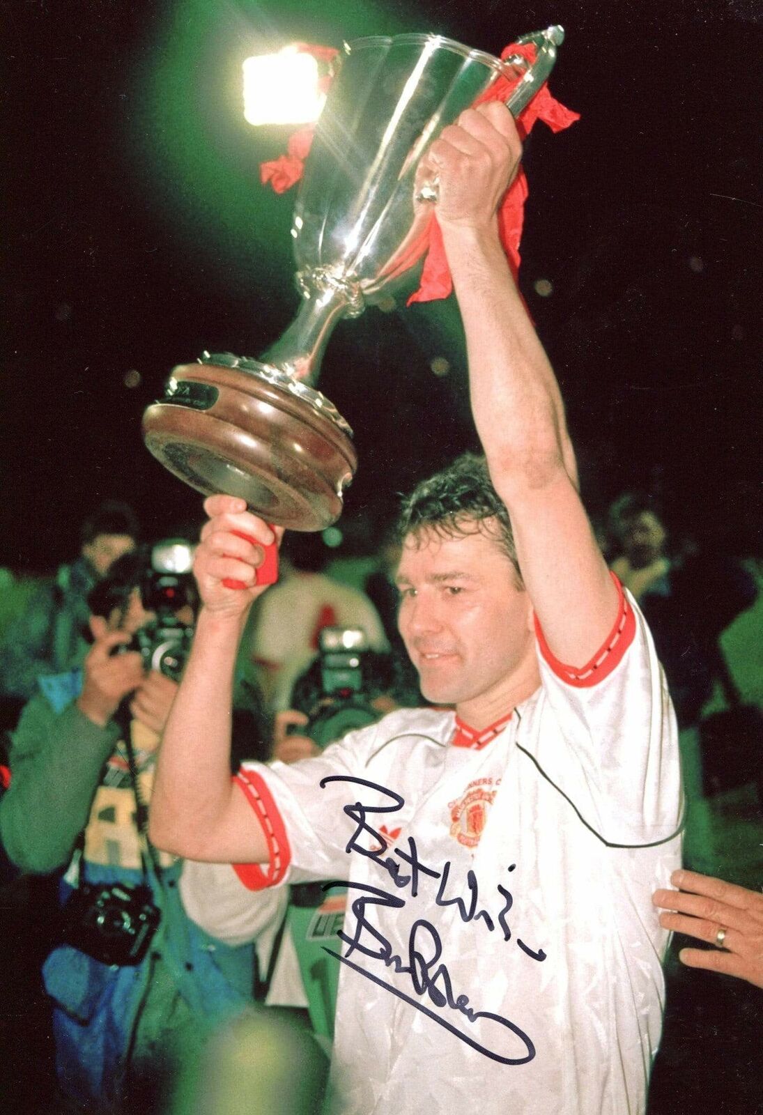 SOCCER Bryan Robson autograph, In-Person signed Photo Poster painting