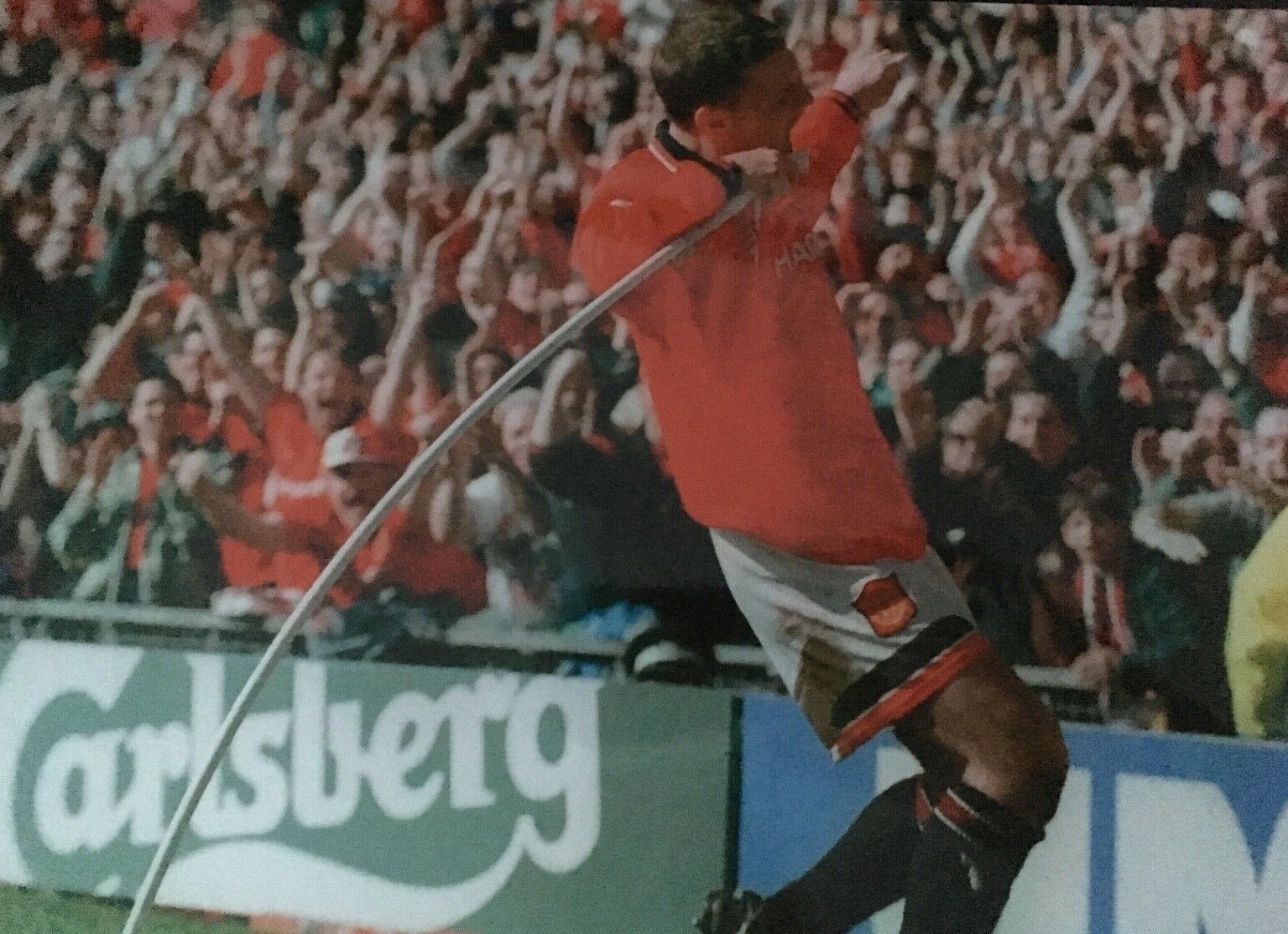 LEE SHARP - MANCHESTER UNITED LEGEND - EXCELLENT UNSIGNED CELEBRATION Photo Poster paintingGRAPH