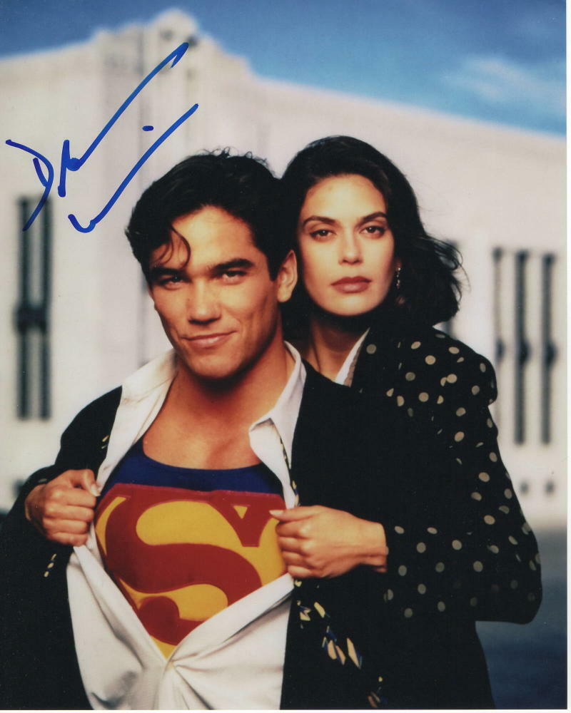 DEAN CAIN SIGNED AUTOGRAPH 8X10 Photo Poster painting - SUPERMAN STUD, TERI HATCHER