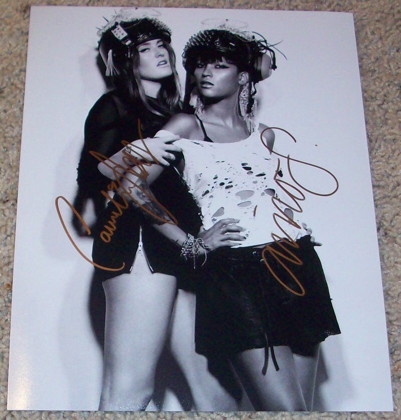 ICONA POP CAROLINE HJELT & AINO JAWO SIGNED AUTOGRAPH 8x10 Photo Poster painting C w/PROOF