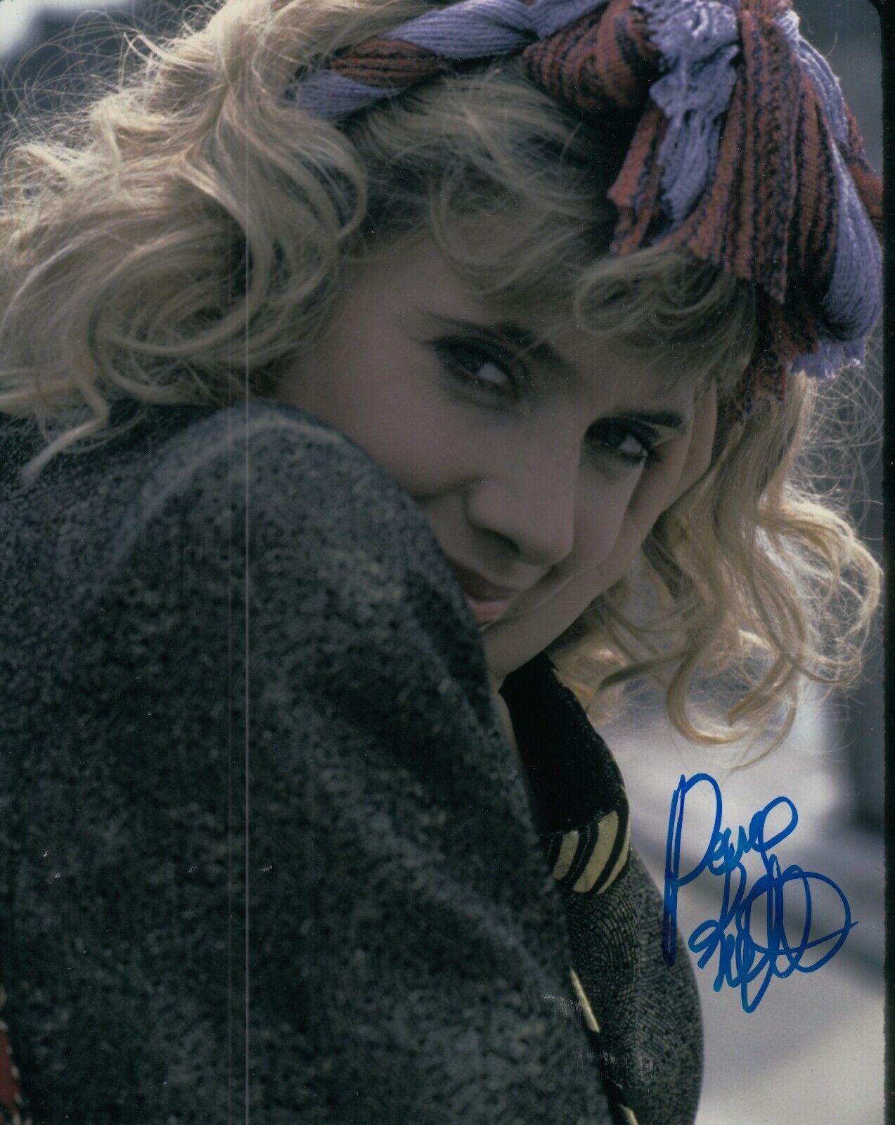 ROSANNA ARQUETTE signed (DESPERATELY SEEKING SUSAN) Movie 8X10 *PROOF* W/COA #1