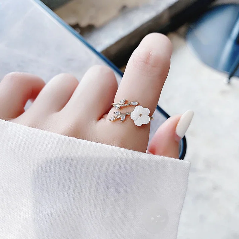 Fashionable Multi-style Micro-Inlaid Rhinestone Flower Rings