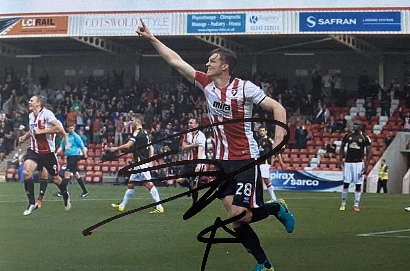 Robert Dickie Genuine Hand Signed Cheltenham Town 6X4 Photo Poster painting