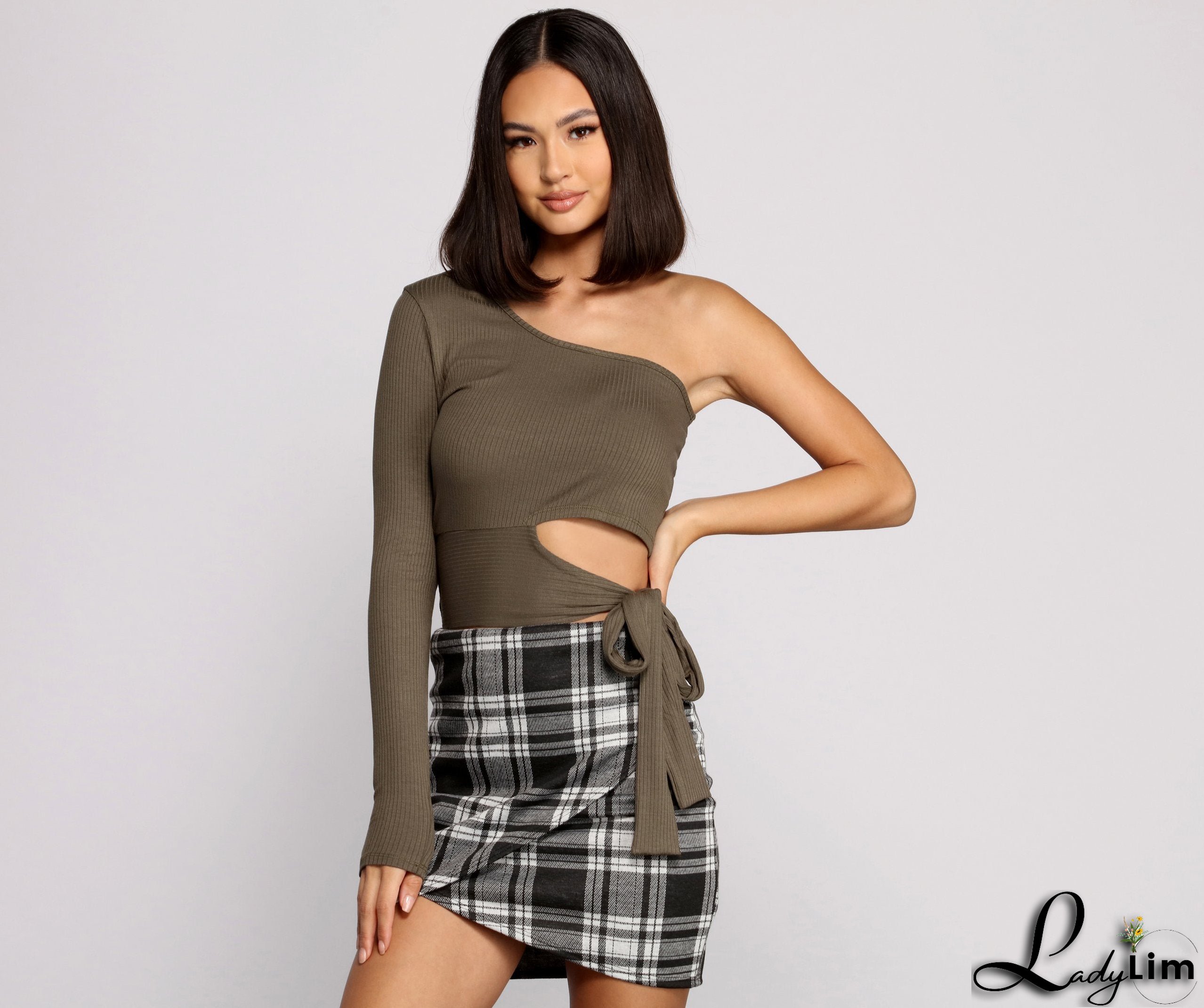 Single Sleeve Ribbed Crop Top