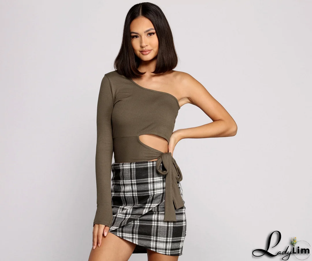 Single Sleeve Ribbed Crop Top