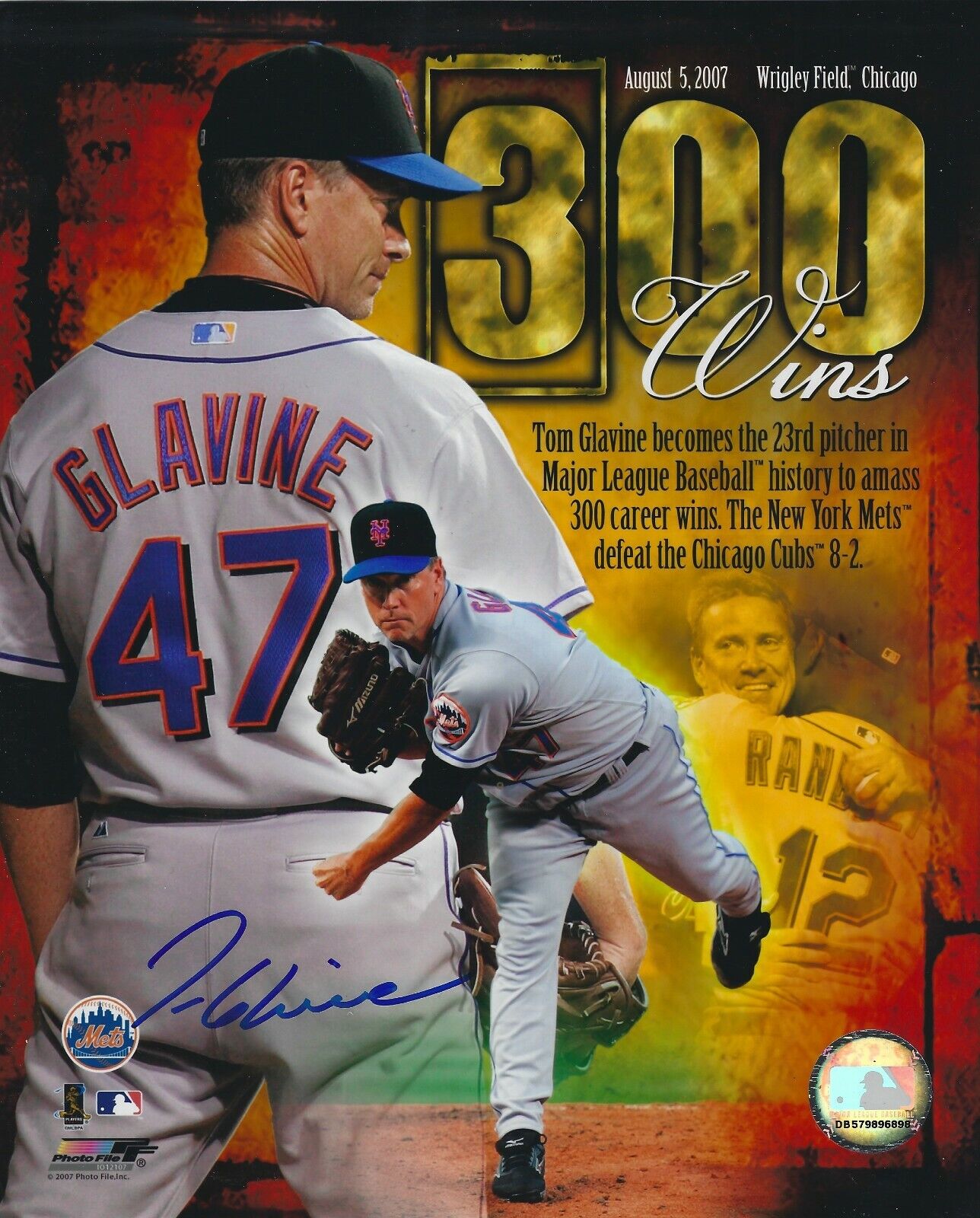 Signed 8x10 TOM GLAVINE New York Mets Autographed Photo Poster painting - COA